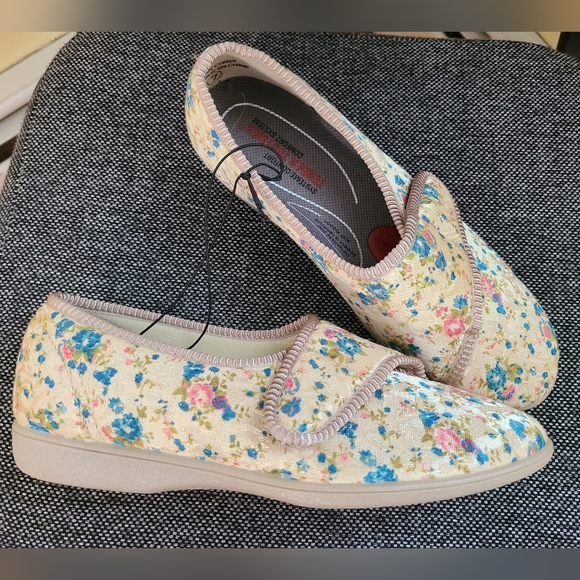 🌟NWOT Tender Tootsies Slipper Shoes Size 7 - Picture 3 of 7